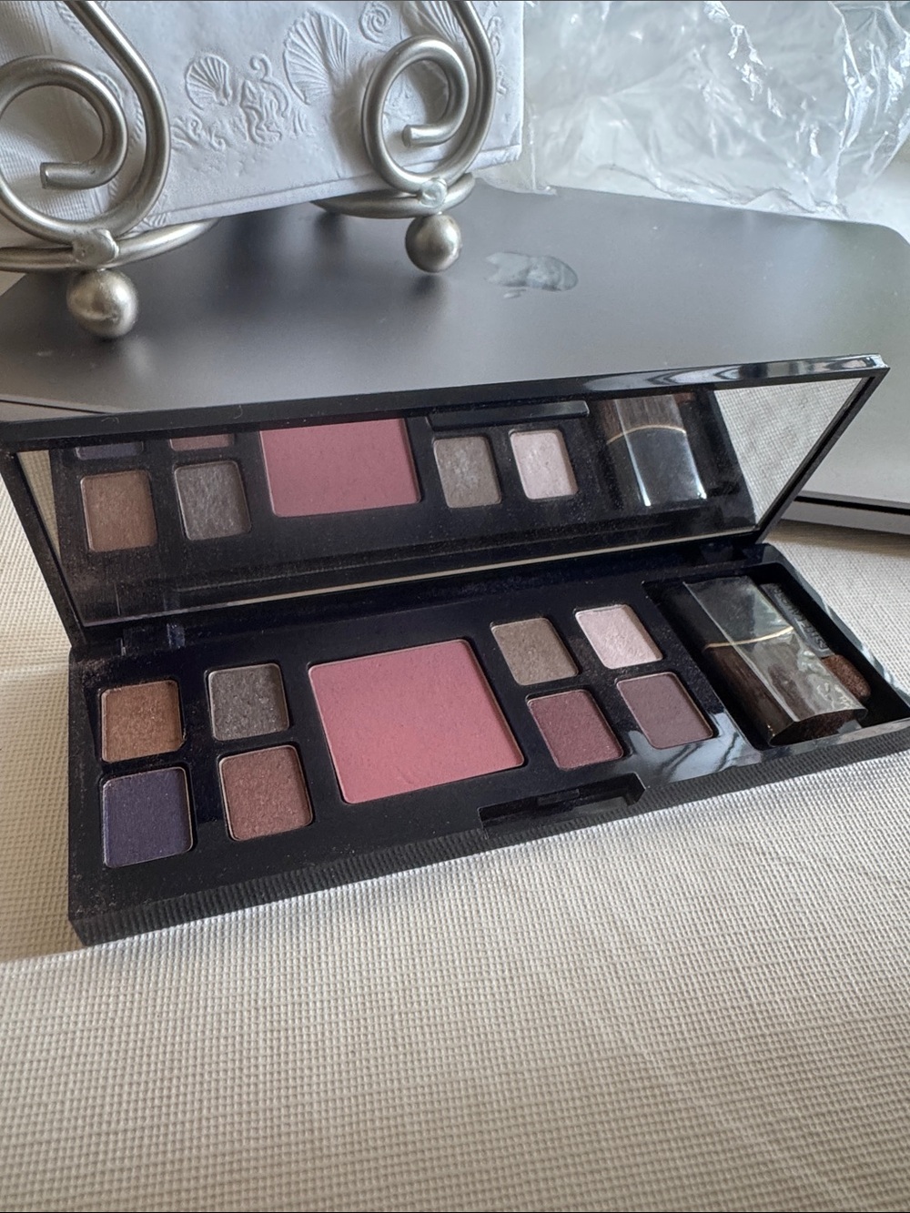 New Estee Lauder blush + eyeshadow compact